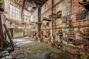 Lost Place - verlassenes Heizhaus - die Natur kommt zurück