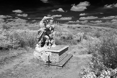 « Le Calvaire mystique de Retz » : œuvre d’art infrarouge pour un salon moderne