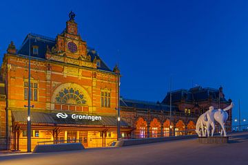 Groningen railway station and Peerd van Ome Loeks