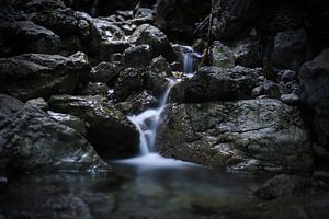 Mini-Wasserfall in Österreich von Isabel van Veen