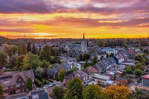 Drohnenaufnahme des Sonnenaufgangs im Simpelveld