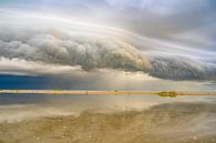 Zonsopgang op het strand van Texel met een naderende stormwolk van Sjoerd van der Wal Fotografie thumbnail