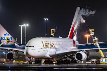 Emirates Airbus A380 de-icing at Schiphol Airport by Arthur Bruinen