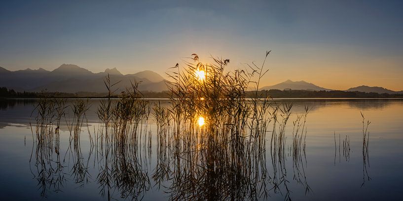 Zonsondergang, Hopfensee, Allgäu van Walter G. Allgöwer