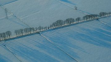 Sneeuw vanaf boven, Nederland van themovingcloudsphotography