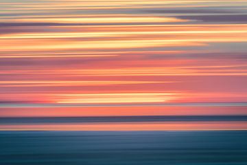 Abstracte zonsondergang van Marga Vroom