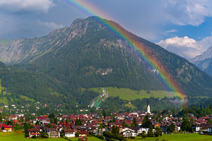 ein Regenbogen über Oberstdorf