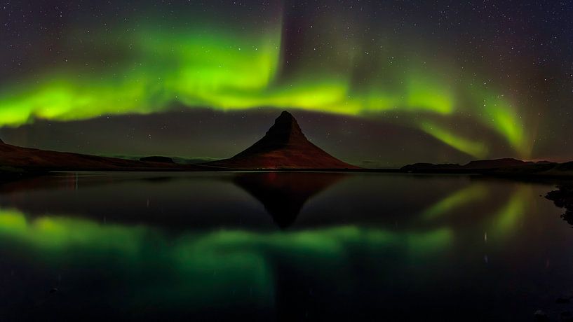 Aurora over Kirkjufell van Wim Denijs