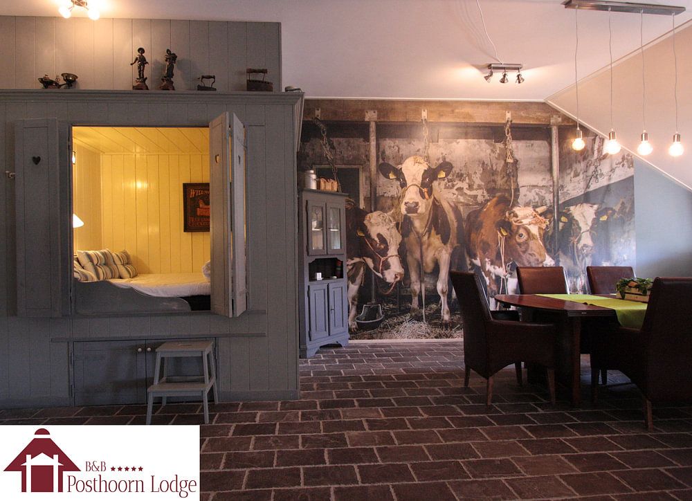 Koeien in oude koeienstal  van Inge Jansen 