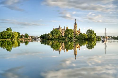 Schwerin Castle in the morning sun
