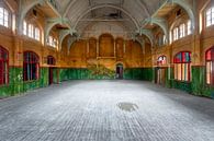 Verlaten Sporthal in Beelitz. van Roman Robroek thumbnail