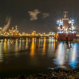 Nachtfoto in de Rotterdamse haven sur Edwin Sonneveld