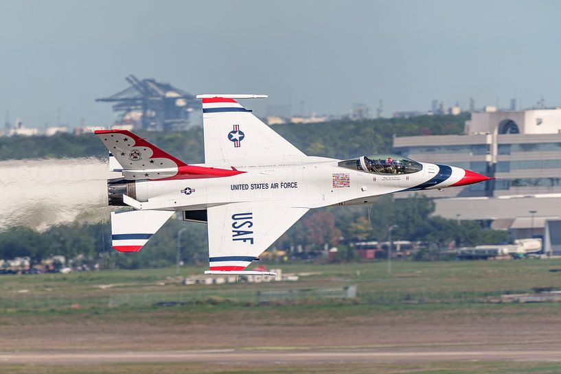Thunderbird #6 Lockheed Martin F-16C Fighting. par Jaap van den Berg