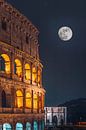Ein teil des Kolosseum in rom am Abend mit Vollmond von Fotos by Jan Wehnert Miniaturansicht
