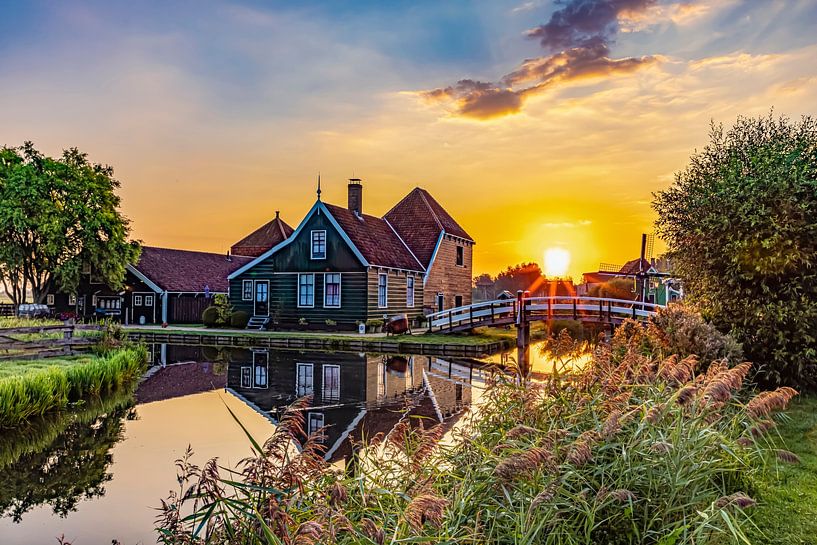 Sonnenaufgang in De Zaanse Schans, die Niederlande von Gert Hilbink