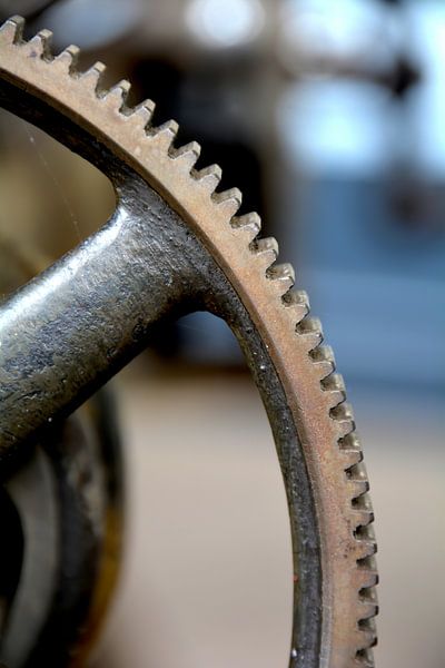 Roues dentées en acier d'une machine historique par Heiko Kueverling
