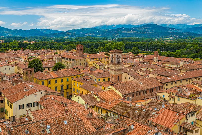 Lucca, Italië - Uitzicht vanaf Torre delle Ore - 1 van Tux Photography
