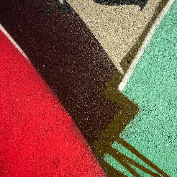 Detail eines Graffitis an der Hauswand von Heiko Kueverling