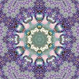 Lila Mandala der spirituellen Weisheit von Nina IoKa