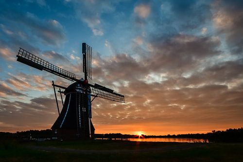 Moulin à vent De Helper au coucher du soleil