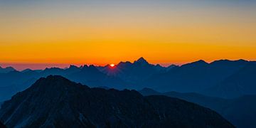 Sonnenaufgang, Allgäuer Alpen von Walter G. Allgöwer