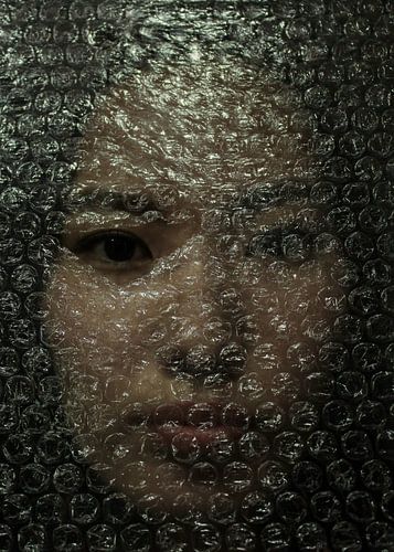 Gevangen achter lagen