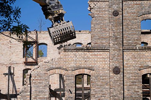 Sloop van het opslaggebouw van het complex Böllberger Mühle in Halle