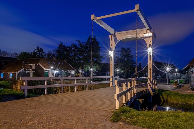 Zaanse Schans - Bridge - Blue Hour by Fotografie Ploeg
