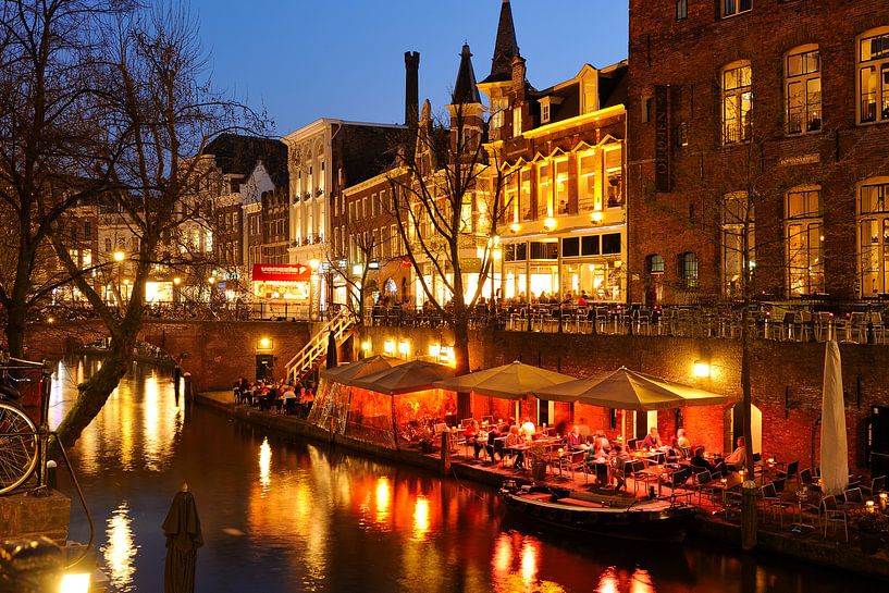 Oudegracht à Utrecht entre Viebrug et Jansbrug par Donker Utrecht