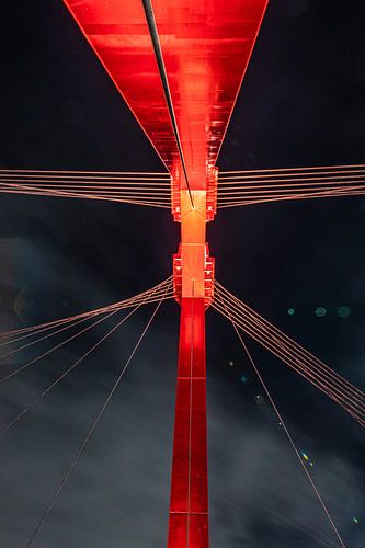 Willemsbrug Rotterdam von unten nach oben