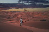 Nur in der Sahara in Marokko bei Sonnenuntergang von Danny Vermeulen Miniaturansicht