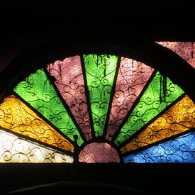 Window with stained glass by Nicole - Creative like Nomads