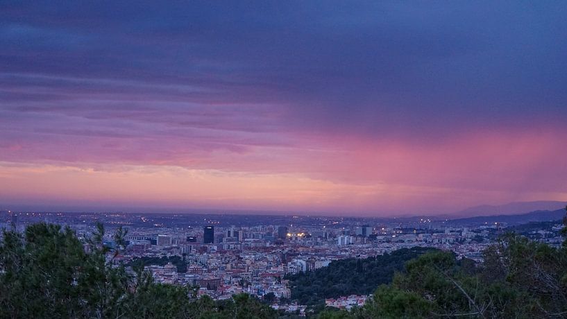 Barcelona by Hello Pompoyo