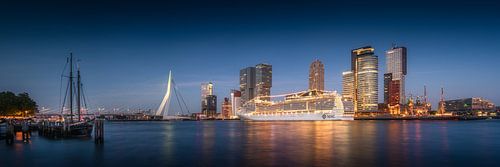 Wilhelminapier at Night