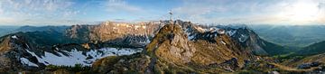 Panoramablick vom Entschenkopf auf die Allgäuer Alpen von Leo Schindzielorz
