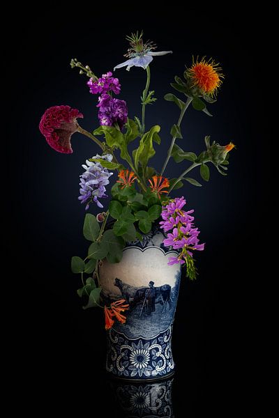 Delfter Blau mit Blumen I von Klaartje Majoor