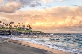 Dit is een zonsopgang op het strand van Joseph S Giacalone Photography