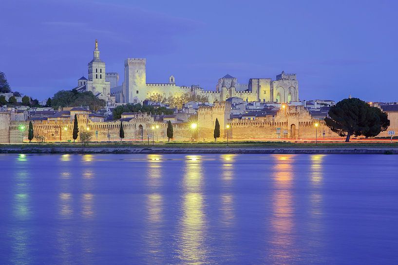 Blaues Avignon von Patrick Lohmüller