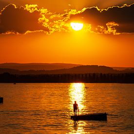 Avondrood aan de Bodensee van Freek Rooze