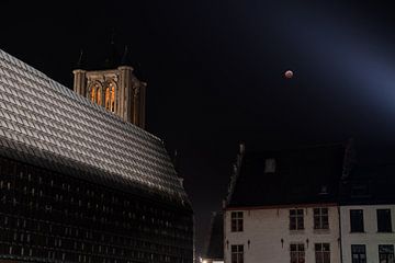 Blood Moon in Ghent by Marcel Derweduwen