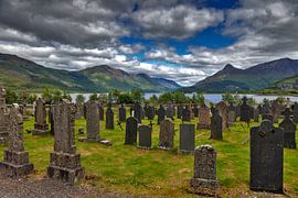 Cimetière avec vue sur le lac en Ecosse