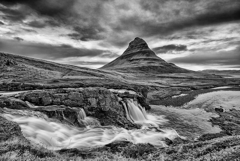 Kirkjufell by Job IJlstra