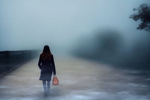 Vrouw in de mist: mysterieus en elegant