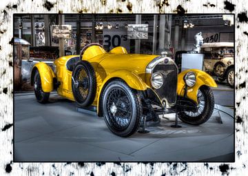 Gele oldtimer auto van Frank Janssen