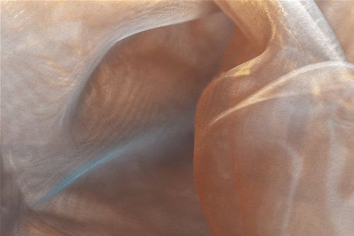 Lichte lagen - Delicate diepte in stofvorm