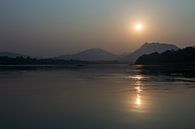 Zonsondergang op de Mekong van Marleen Dalhuijsen thumbnail
