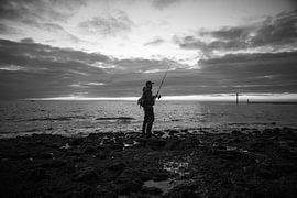 Visser aan de waterkant van byphotographyms