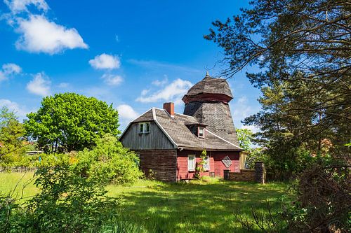 Alte Windmühle auf dem Fischland-Darß in Wiek