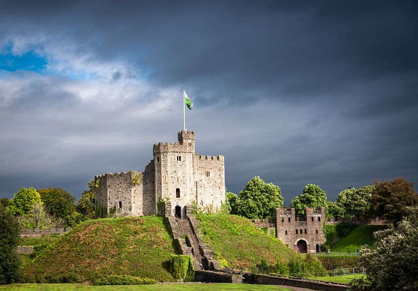 Castle Cardiff, against a threatening sky, Wales by Rietje Bulthuis