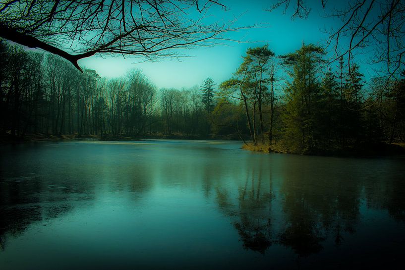 Le lac gelé mystique par Tom Holmes